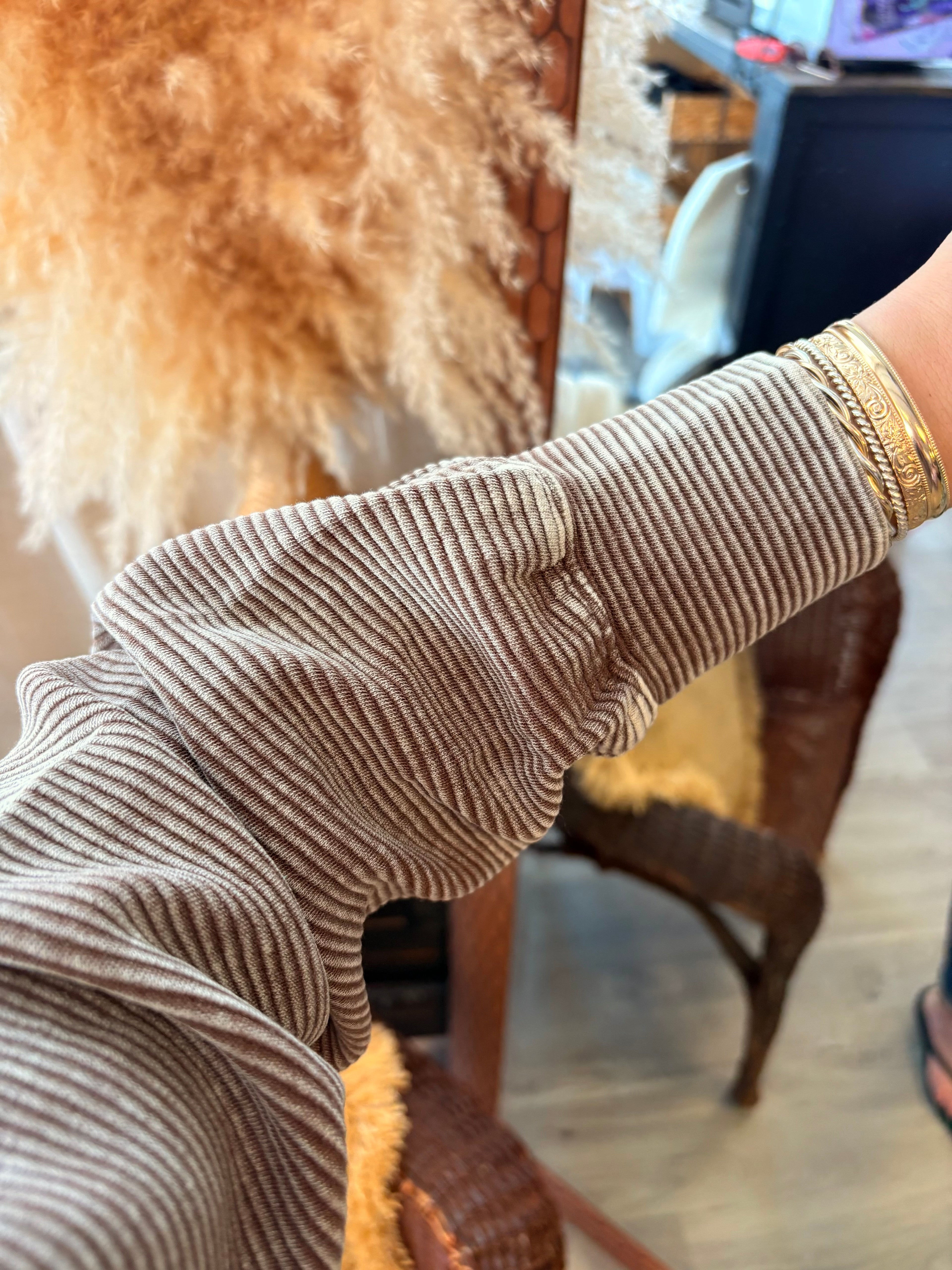 Ribbed High-Low Pullover